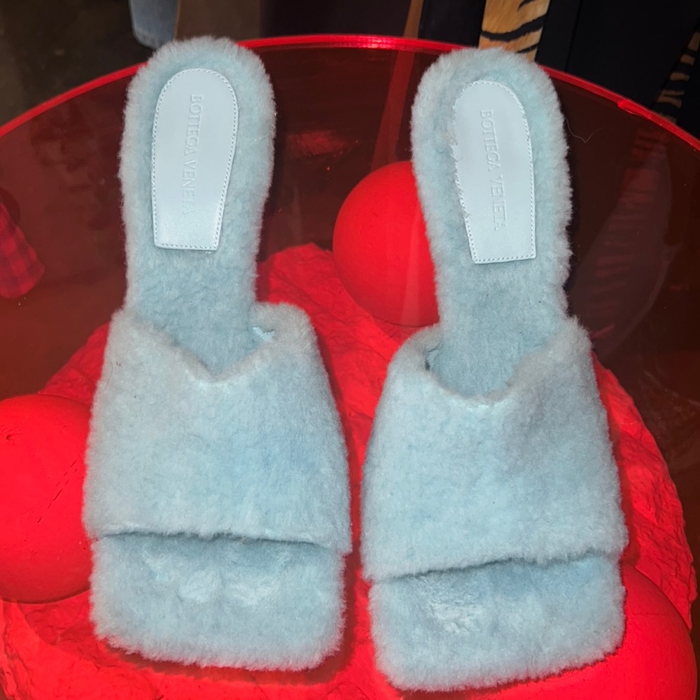 Brand New Authentic Bottega Veneta Fur Lido Heels